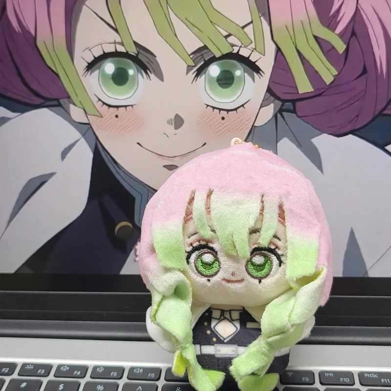 

В наличии Demon Slayer Agatsuma Zenitsu Kochou Shinobu Kanroji Mitsuri Iguro Obanai Поза сидения Кукла Кулон Подвеска на рюкзак