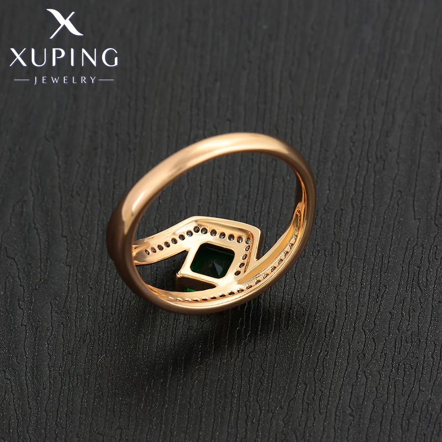 Xuping Jewelry Fashion New Green Stone Copper Alloy Elegant Gold Color Ring for Women BirthdayGift A00918385