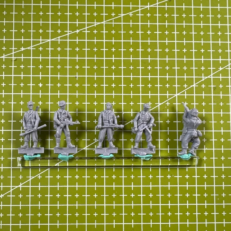 

Набор прецизионных моделей из смолы 1/72, модели солдата на 5 человек, неокрашенные