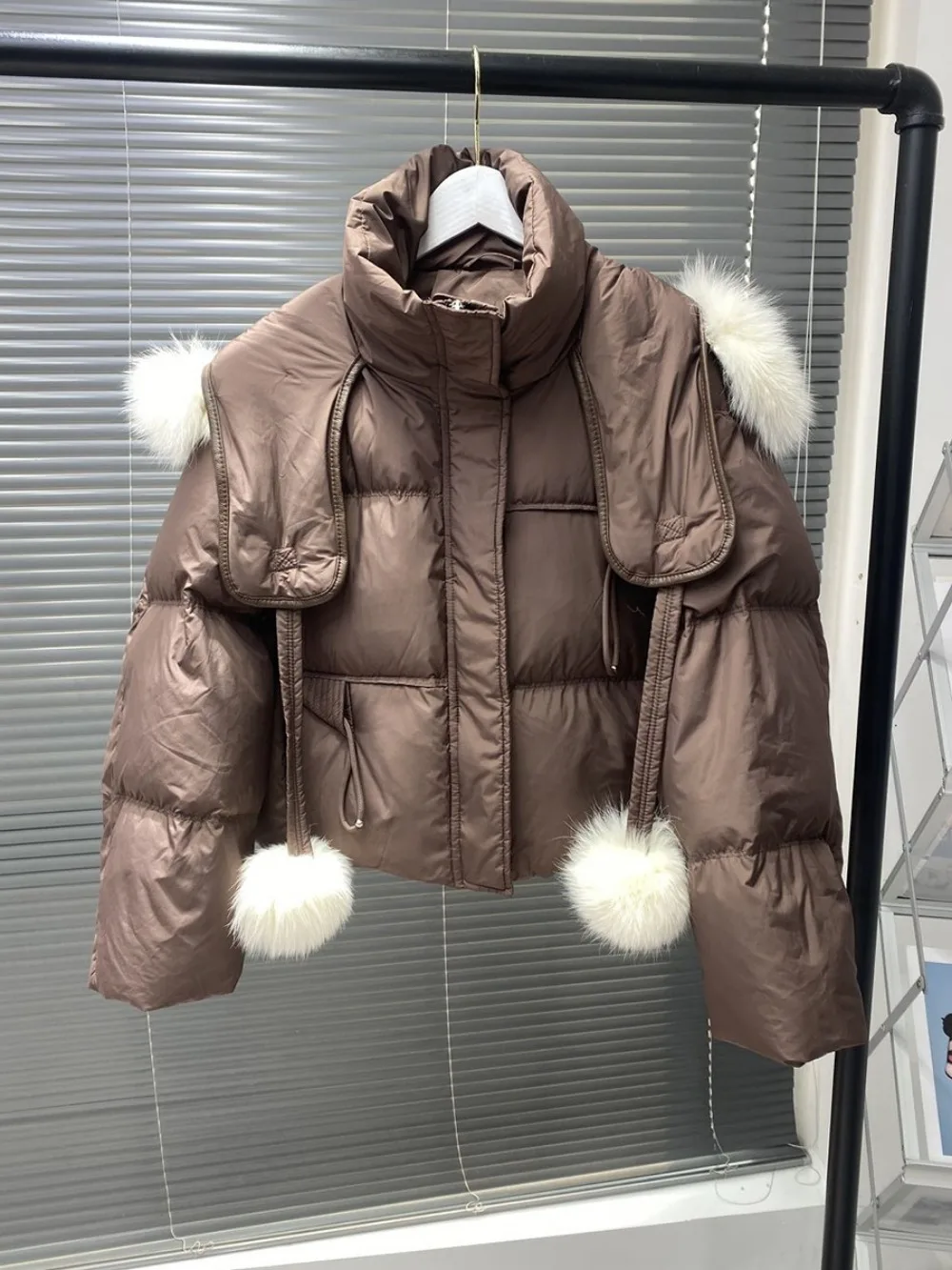 2024 New Winter White Duck Down Jacket Women Short Warm Real Fox Fur Coat Female Hooded Real Fur Down Coat Puffer Jacket