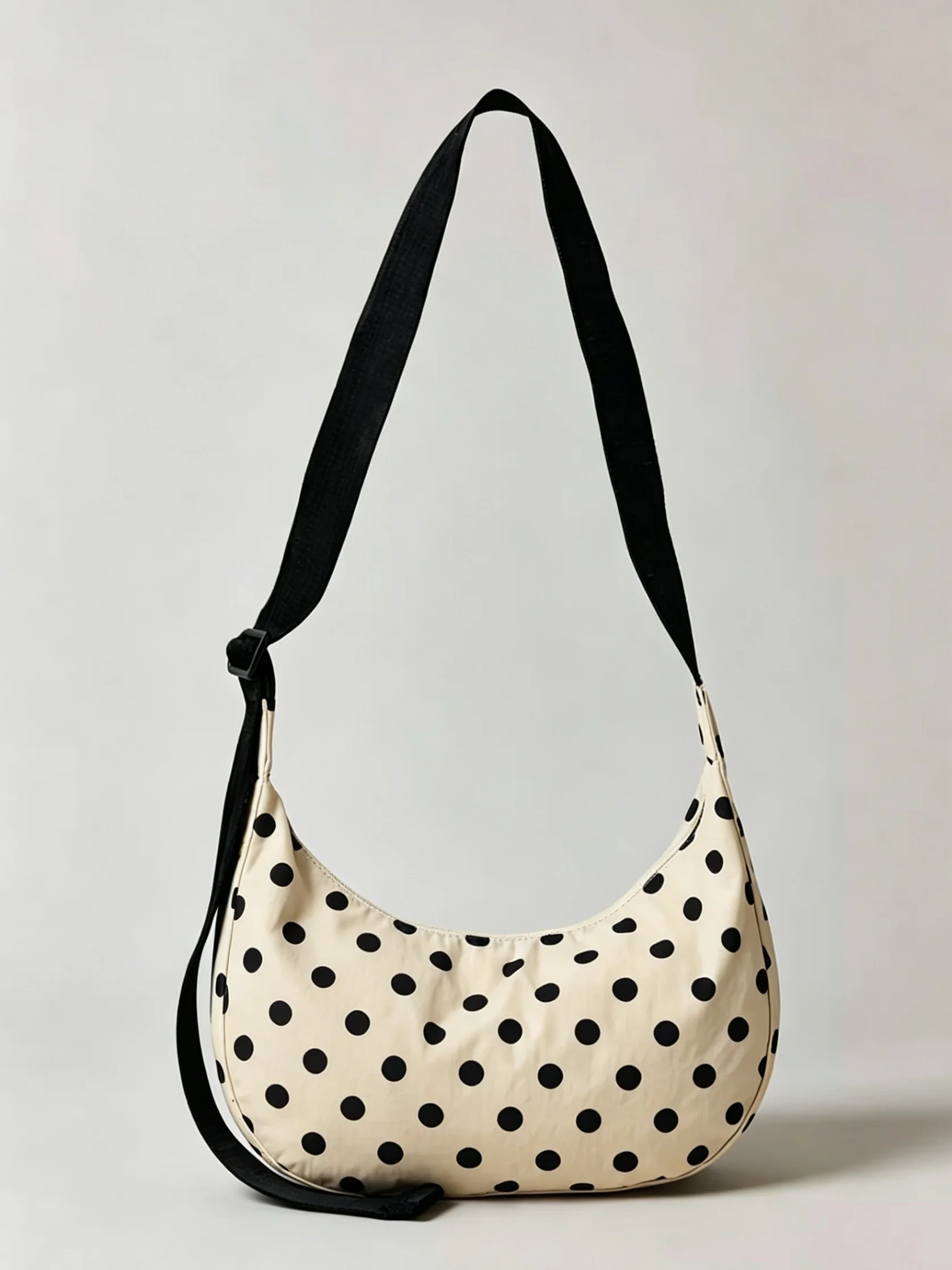 Mittlere Halbmond-Tasche für Damen im Alltagsstil, einfache lässige Umhängetasche der Luxusmarke, Freizeit-Outdoor-Umhängetasche für Damen – Detail 2