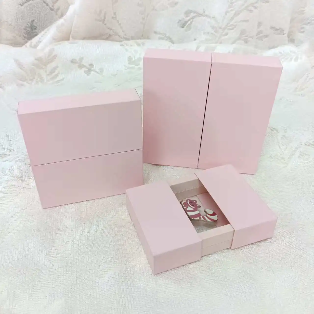 

Pull-Out Jewelry Box Colorful Transparent Drawer Case Bracelets Earrings Brooches Gift Display Pendants Keychains Storage Case