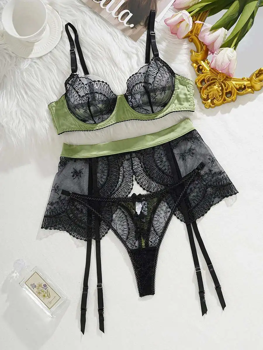 2025 جديد الربط مثير ملابس السباحة الصدرية مجموعة شبكة منظور الجوف خارج مثير ثلاث قطع مجموعة البيكينيات النساء الحلو المرأة مثير KFJ8