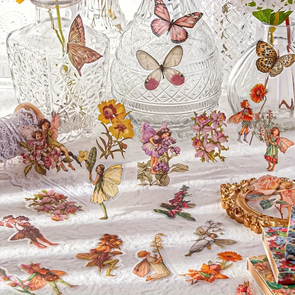 علبة واحدة مكونة من 45 ملصقًا لتزيين سجل القصاصات على شكل فراشة وزهرة خيالية