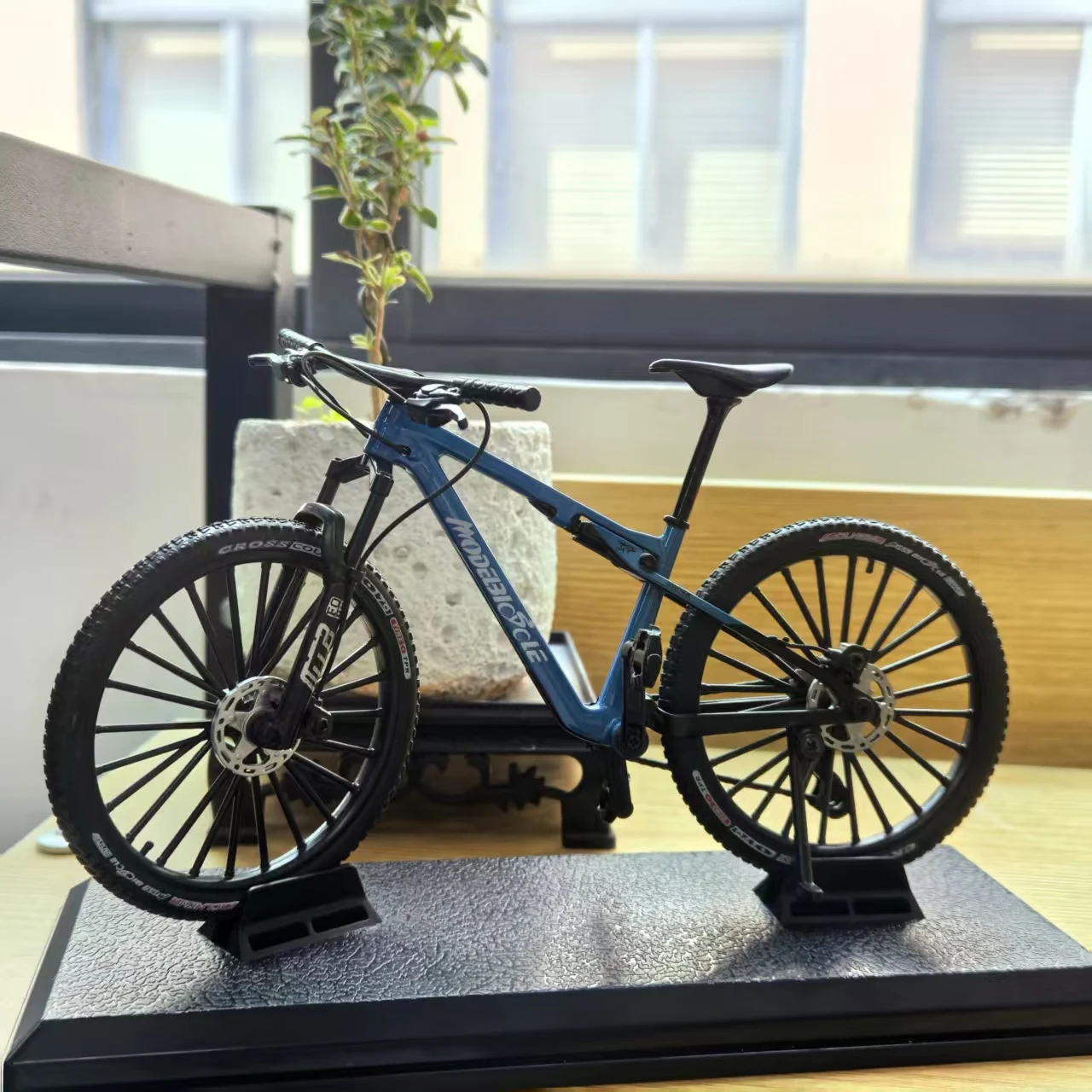 1:6 fietsmodelbasis, verzamelaarskeuze, woondecoratie, perfecte match voor fietsornamenten, geschikt voor veel modellen
