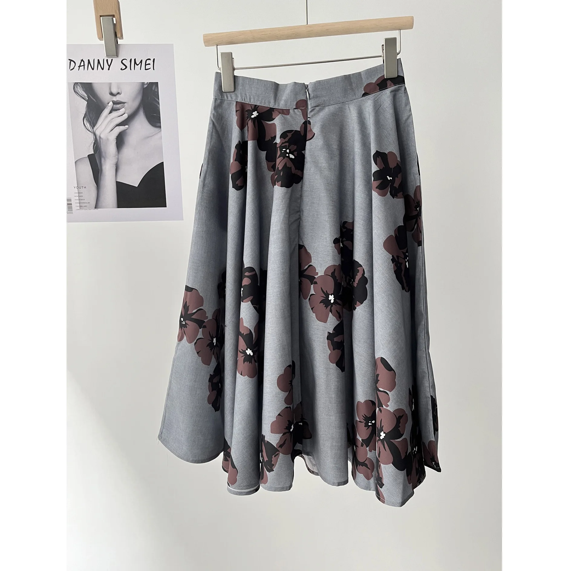 Spring and summer high waist medium and long skirt printed A-shaped pendulum skirt showing thin tide floral 51c-0086