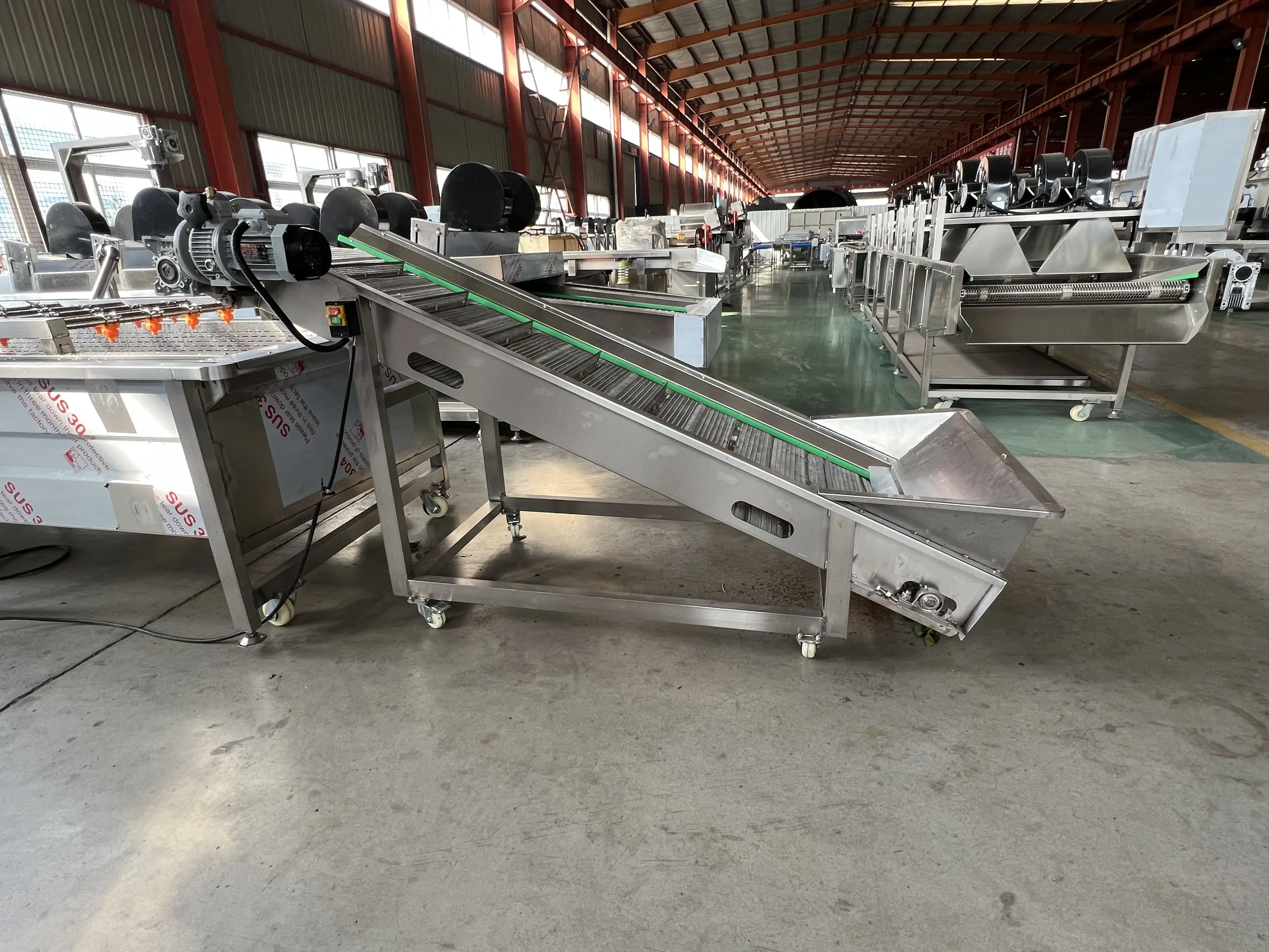 Automatic Roller Fruit Vegetable Cleaning Machine New Condition for Efficiently Peeling Apples Carrots Seafood for Food