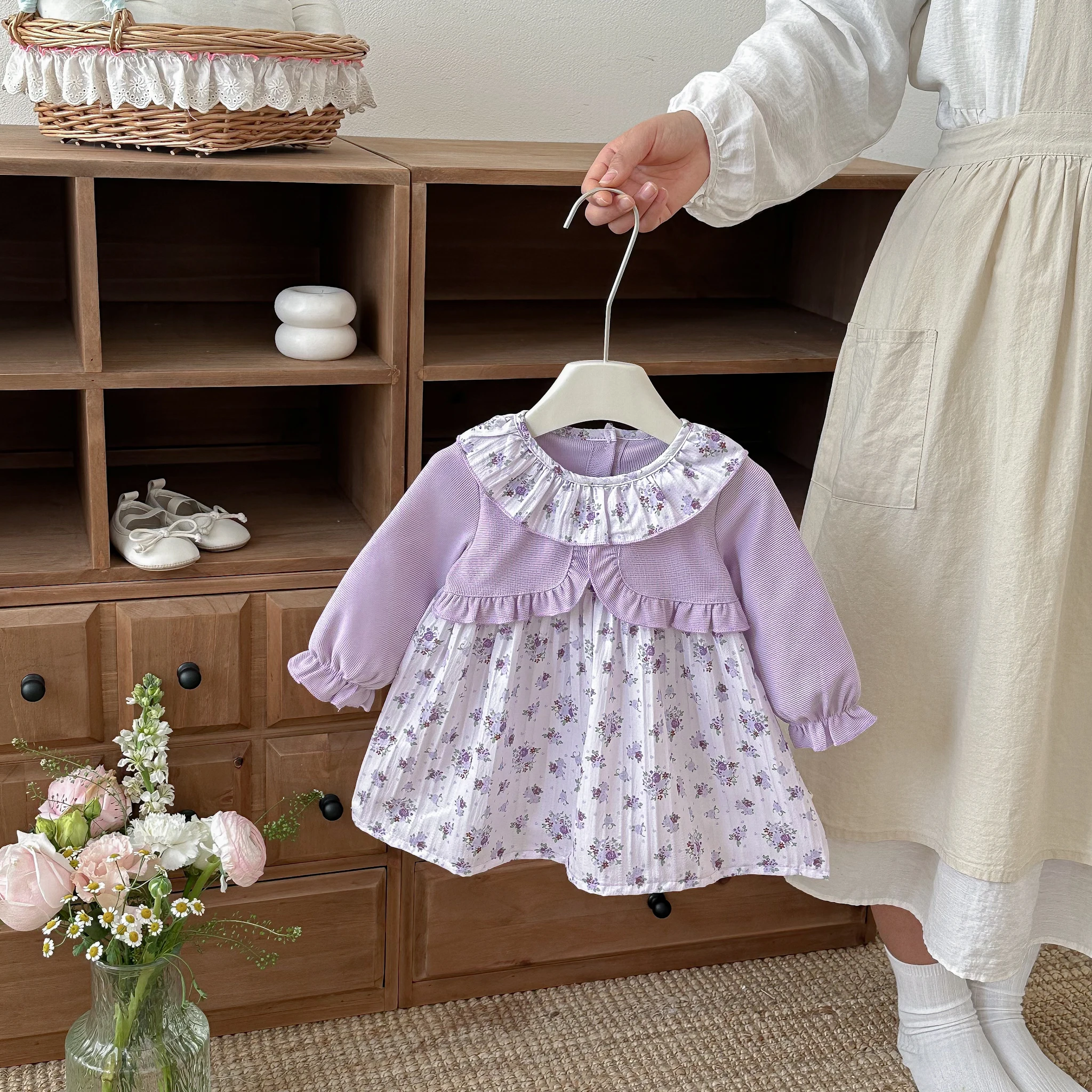 Chic and Cute Long-Sleeve Outerwear Dress for baby Girls, Elegant Korean-Style Princess Skirt for Spring and Autumn