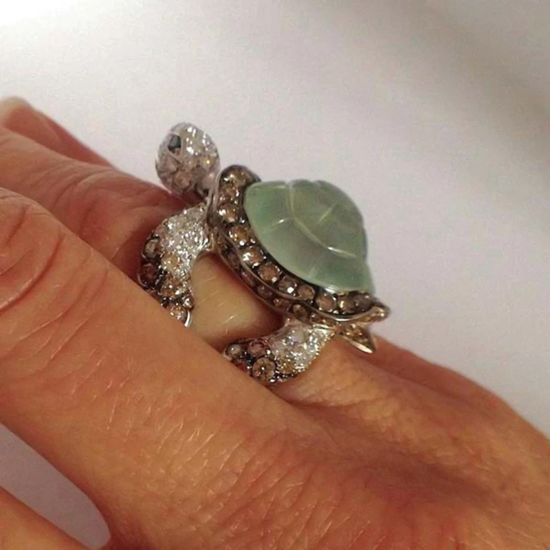 Luxury Carved Turtle Ring For Women Exquisite Two Tone Metal Inlaid Green Stone Zircon Wedding Ring Jewelry