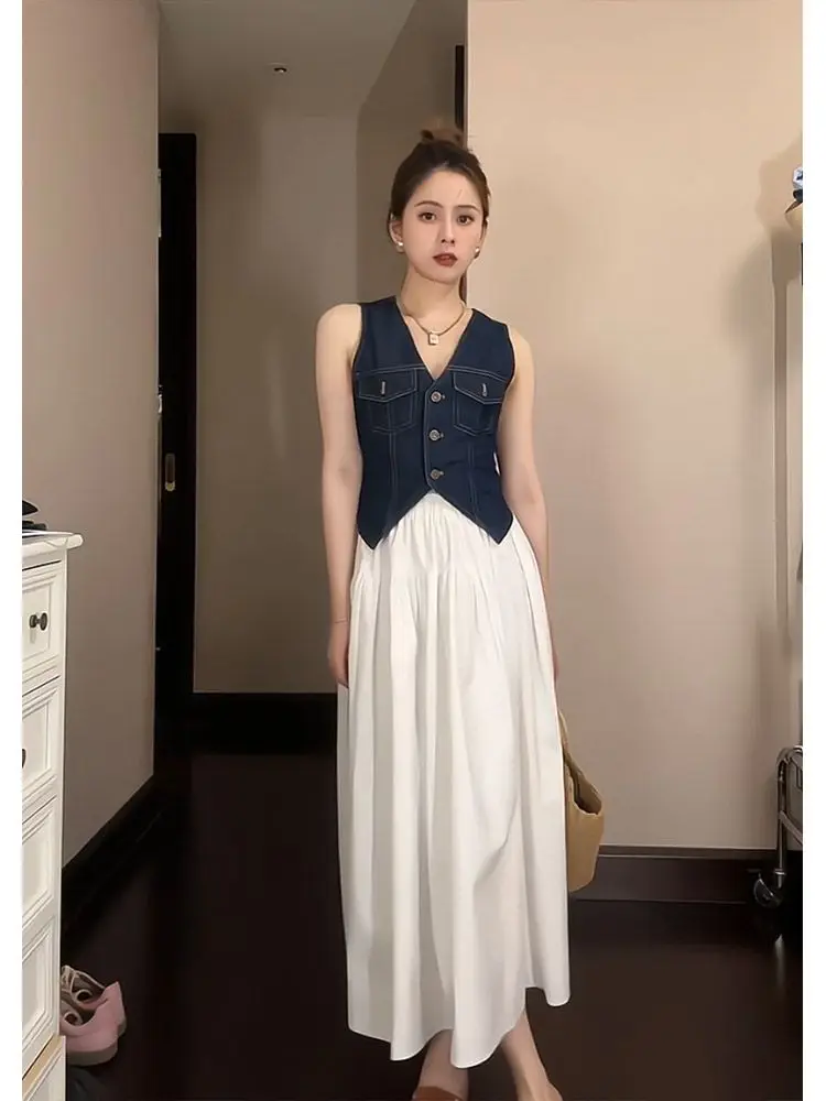 Summer outfit paired with a full set of fashionable sleeveless denim vest skirt, small fragrant style women's clothing set, ligh