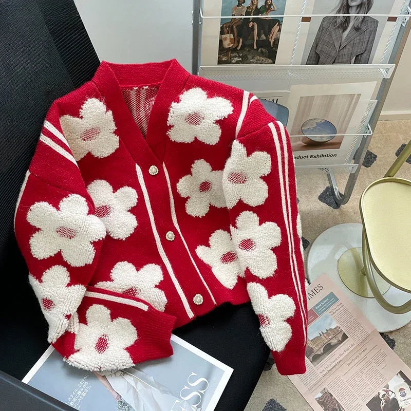 

Fashion V-neck Flower Knitted Cardigan Women's 2024 Autumn and Winter New Xiaoxiangfeng Short Foreign Style Red Sweater Jacket