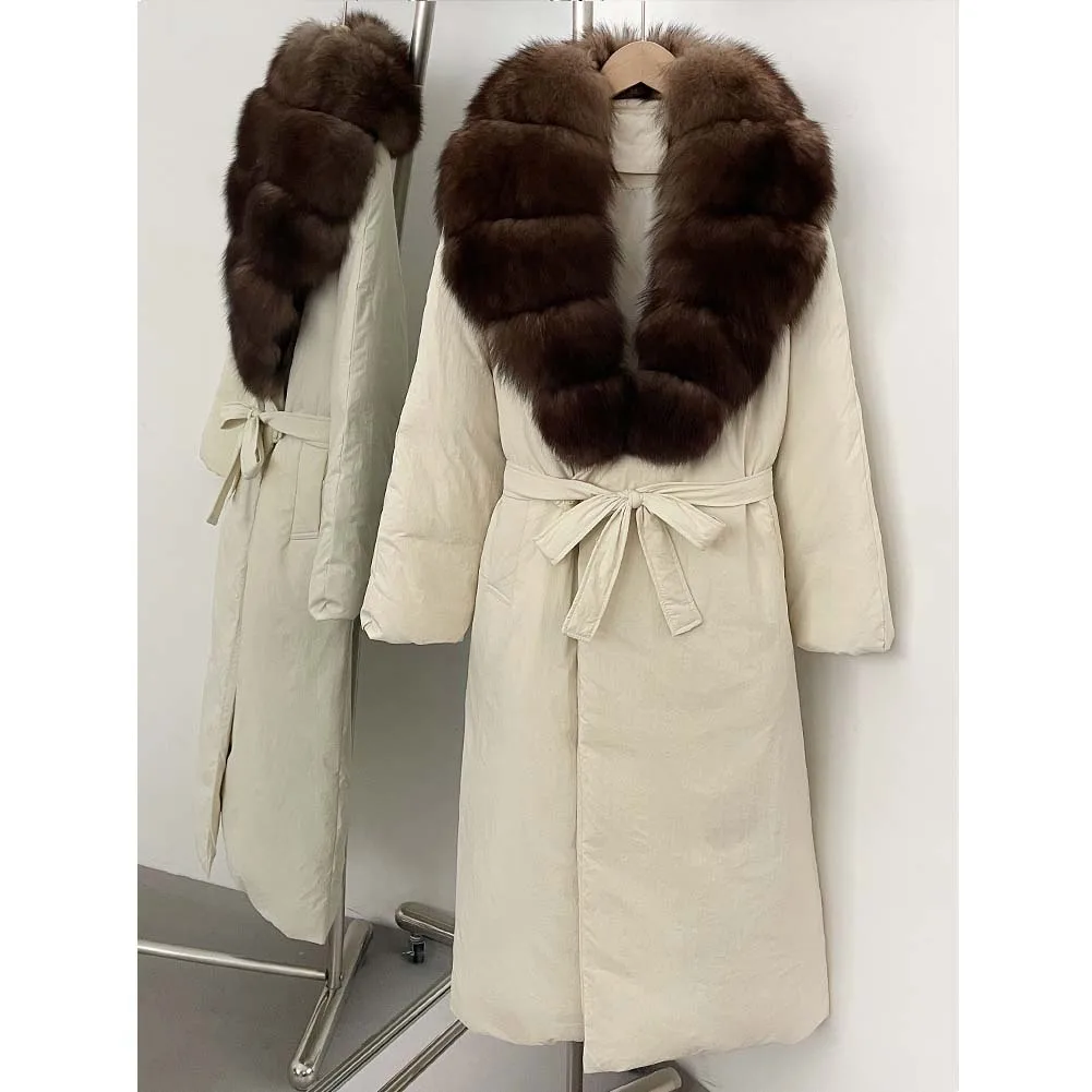 เสื้อโค้ทขนเป็ดขาวแท้สำหรับผู้หญิง ฤดูหนาวปี 2025  คอปกขนฟ็อกซ์แท้  แบบยาวพองตัว  หนานุ่ม อุ่น  พร้อมขนแท้