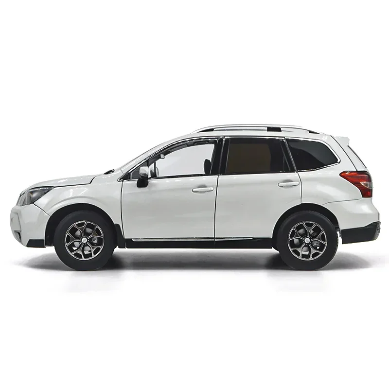 سوبارو فورستر XT 2015 1:18 مقياس دييكاست نموذج مصغر سيارة 1/18 محاكاة سبيكة مركبة لعبة مجسمة مجموعة الكبار