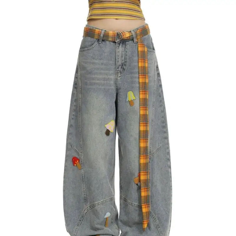 กางเกงยีนส์ปักลายการ์ตูนสำหรับผู้หญิง ดีไซน์ใหม่สำหรับฤดูใบไม้ร่วงและฤดูหนาว ทรงขากว้าง เอวสูง ทรงหลวม ไซส์พลัส ทรงตรงเข้ารูป