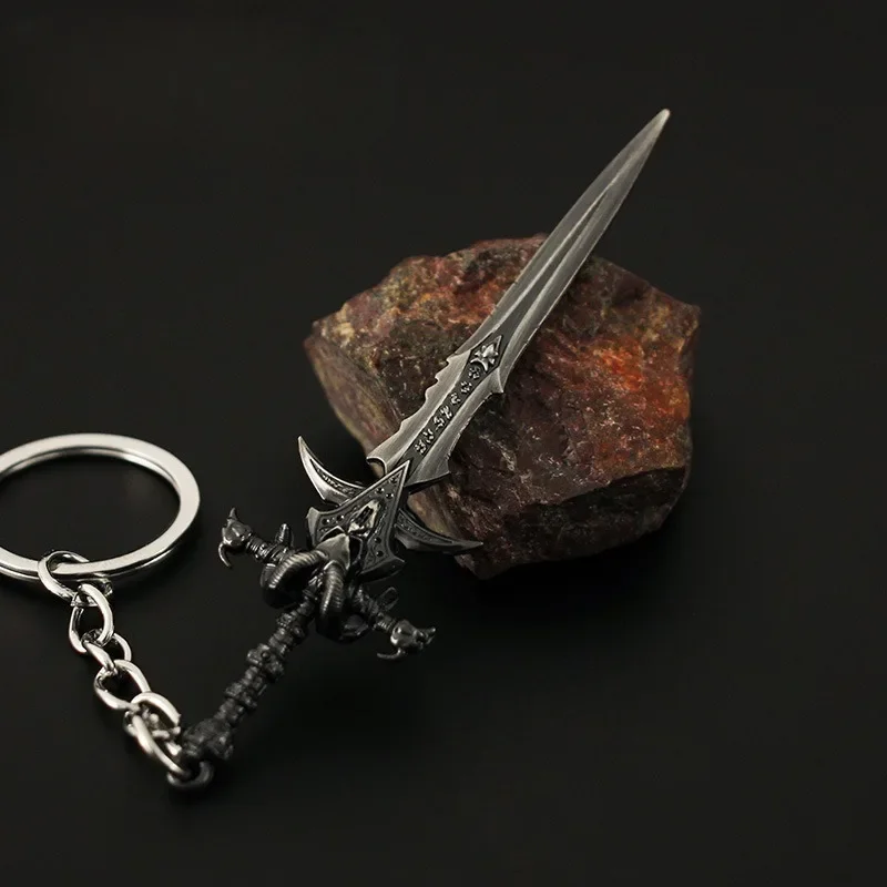 Espadas de armas World of Warcraft de 9cm, Mini llaveros Frostmourne, juego de armas de Metal periféricas, modelo Katana colecciones, regalos, Juguetes