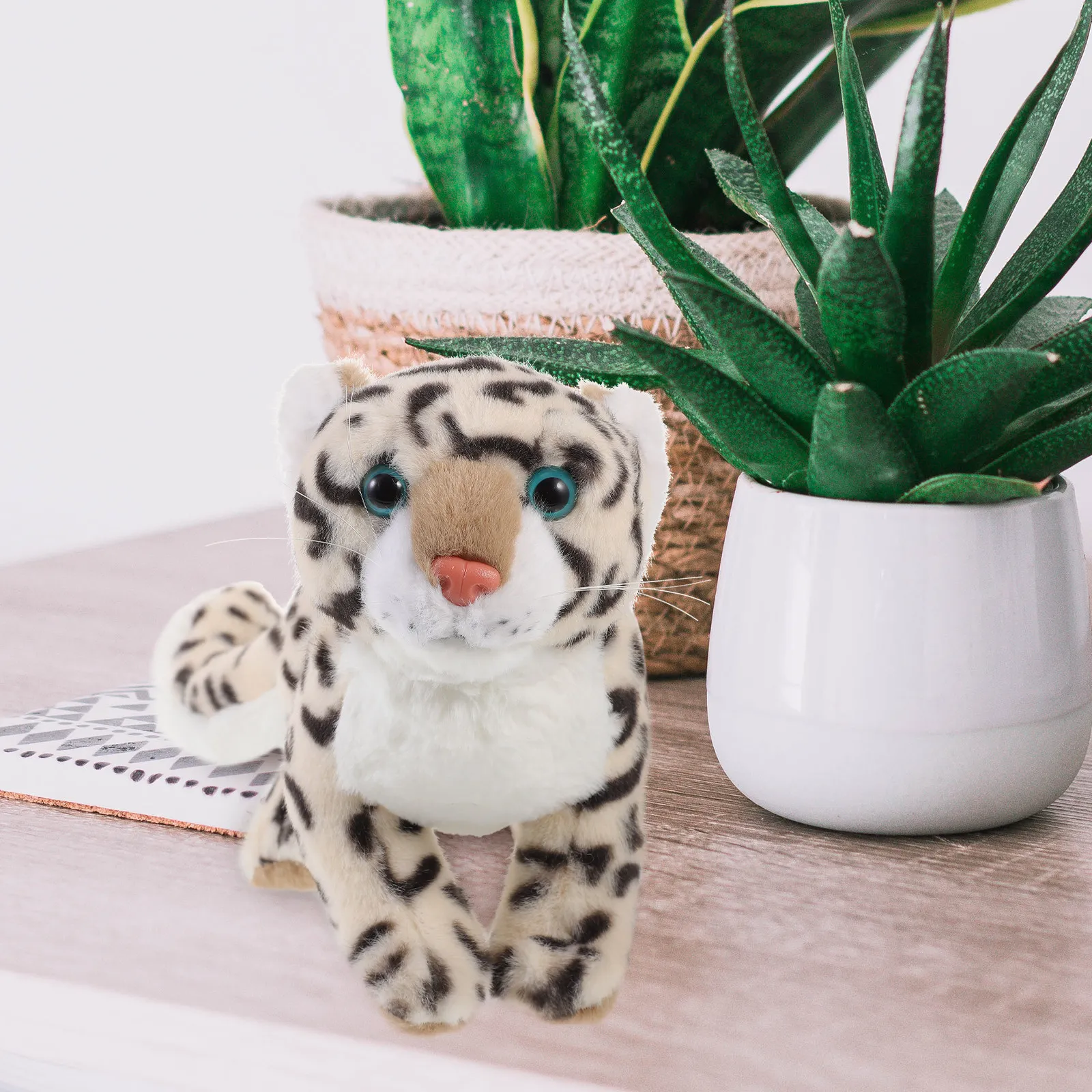 

Snow Leopard Stuffed Animal Creative Simulation Animal Decoration Comfortable Soft Cuddly Stuffed Snow Leopard for Home Sofa Bed