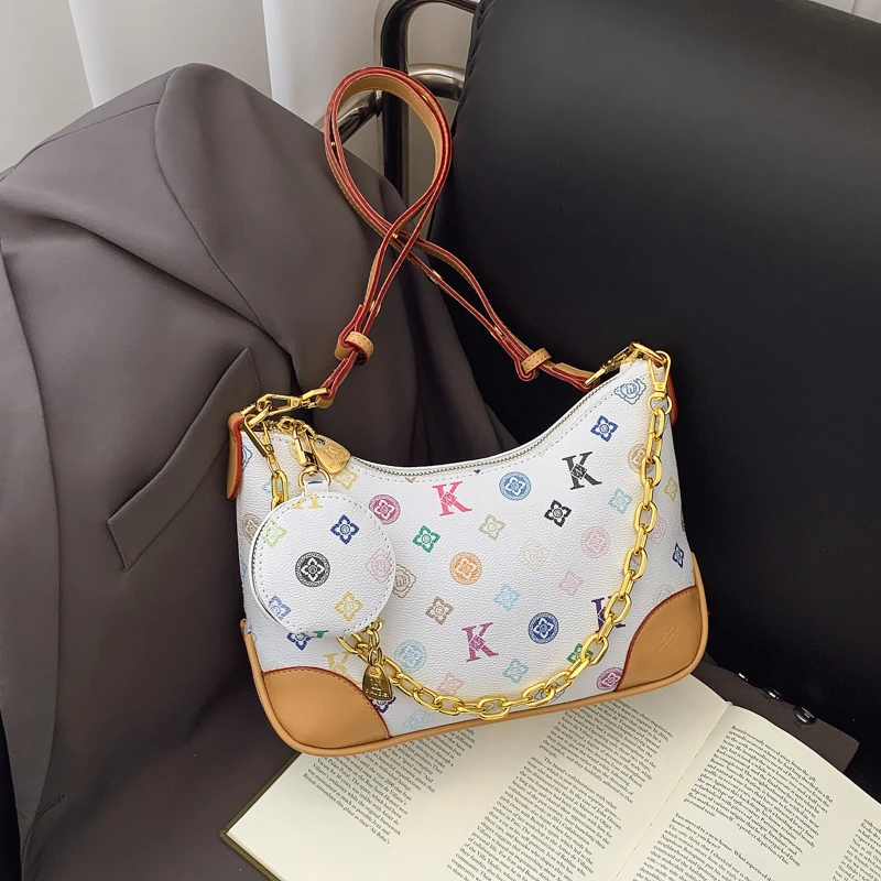 

Modern Metallic Leather Clutch Bag Sleek Minimalist Design Detachable Wrist Strap Perfect for Cocktail Parties and Dinners