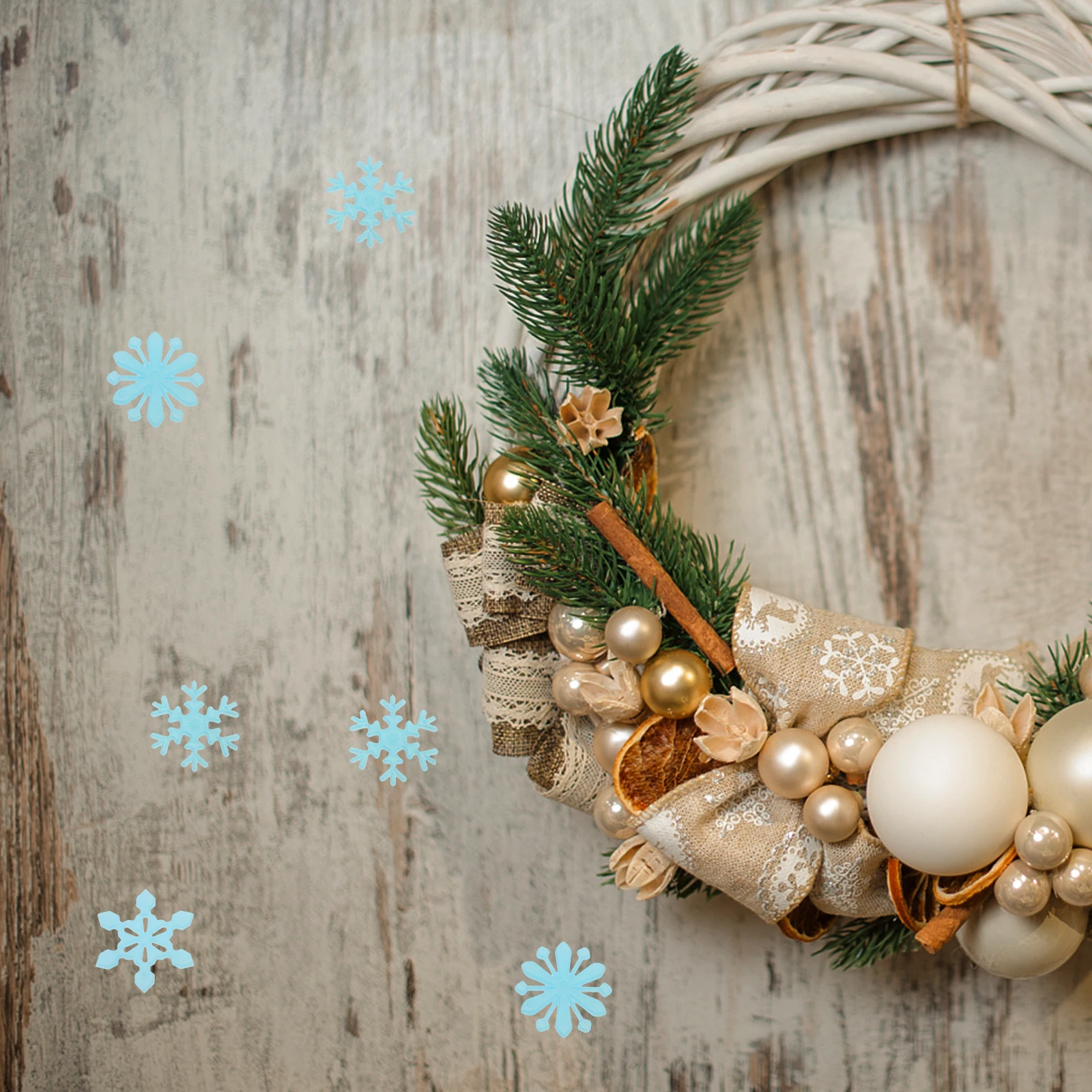 

50Pcs 3D Snowflake Wall Decals Luminous Glow in The Dark Home Party Christmas Bedroom Wall Stickers Decorative Art