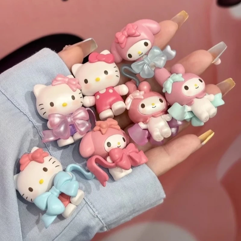 

Оригинальная серия KKV Love Bow: милые фигурки-сюрпризы (слепая коробка) Hello Kitty, Kuromi, My Melody – коллекционные миниатюрные украшения для рабочего стола, отличный подарок для фанатов.