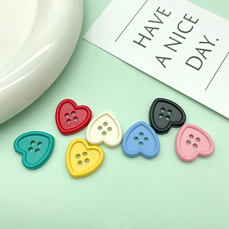 20pcs 18mm Colored Heart Shape Plastic Buttons For Clothing  Children's Sweaters Cute Button Needlework DIY Sewing Accessories