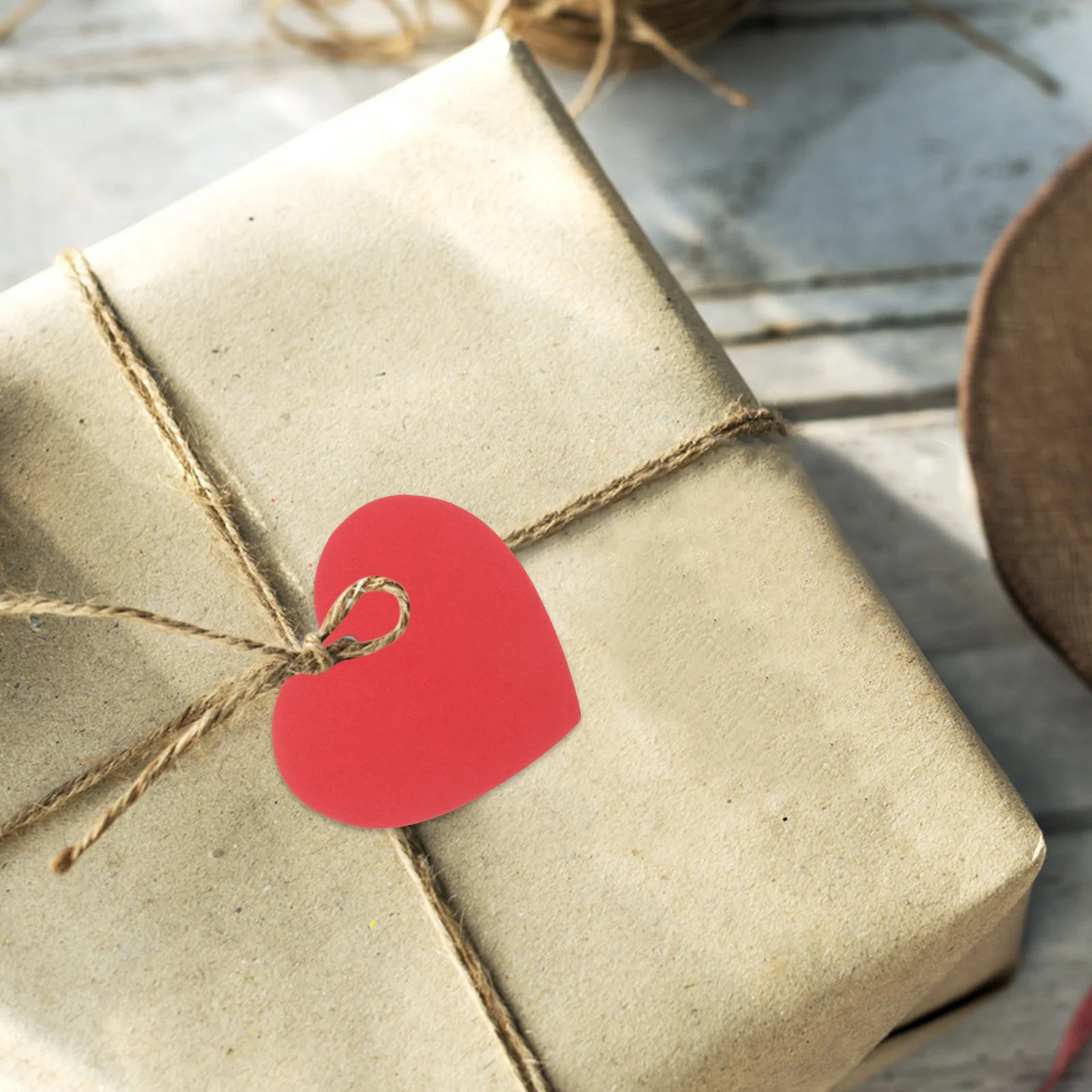 

100Pcs Red Heart Paper Tags DIY Wedding Party Decorations Love Gift Labels Heart Paper Embellishments Valentine Day Tags