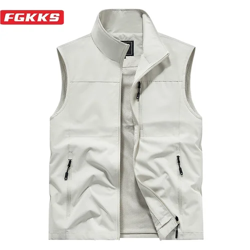 FGKKS 2024 chaleco Casual al aire libre para hombres abrigo de moda con bolsillo grande diseño de alta calidad ropa de calle caliente chaleco para hombres