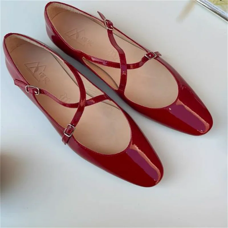 

Crossover Strap Shoes for Ladies Belts Buckle Chassure Square Toes Femme Shallow Female Patent Leather Women Flat Heels Zapatos