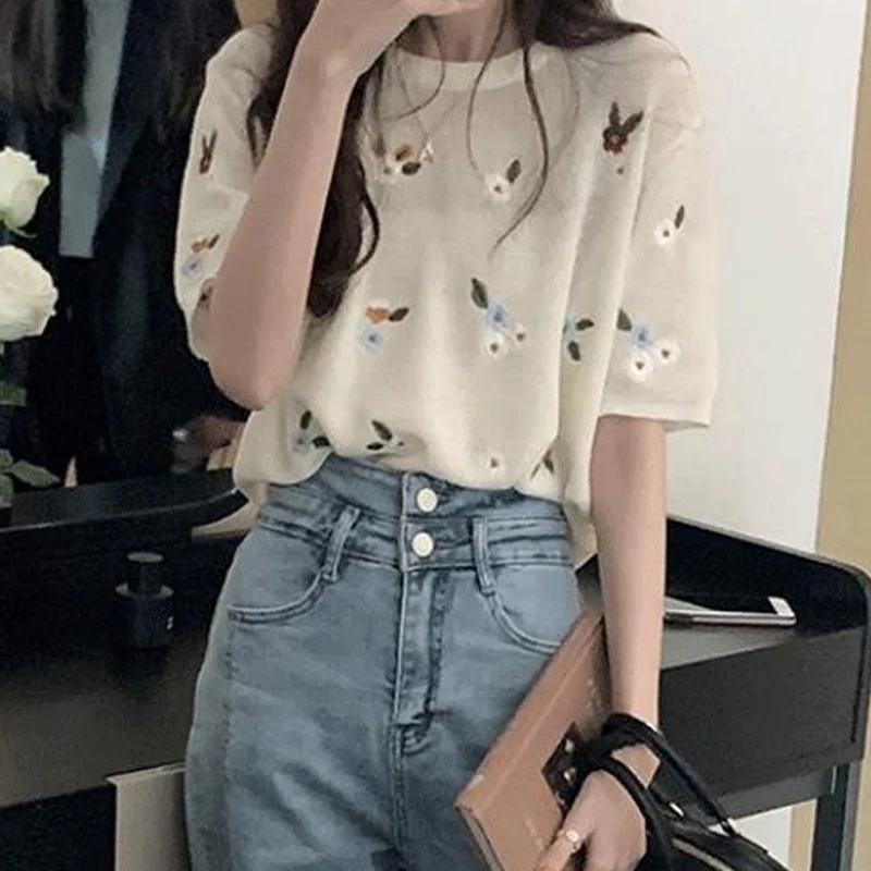 Summer New Round Neck Short Sleeve T-shirt Women Sweet Floral Embroidered Pullovers Japanese Style Temperament Knitting Tees