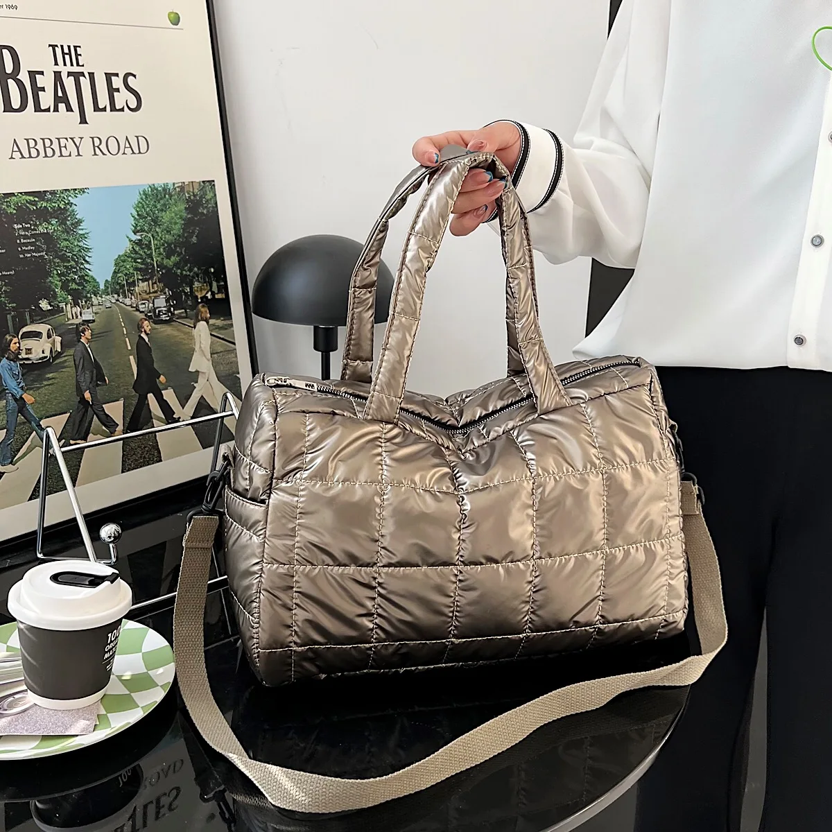 bolsa-de-almofada-quadrada-bordada-de-cor-pura-estilo-coreano-de-inverno-bolsa-casual-simples-para-mulheres-bolsa-de-ombro