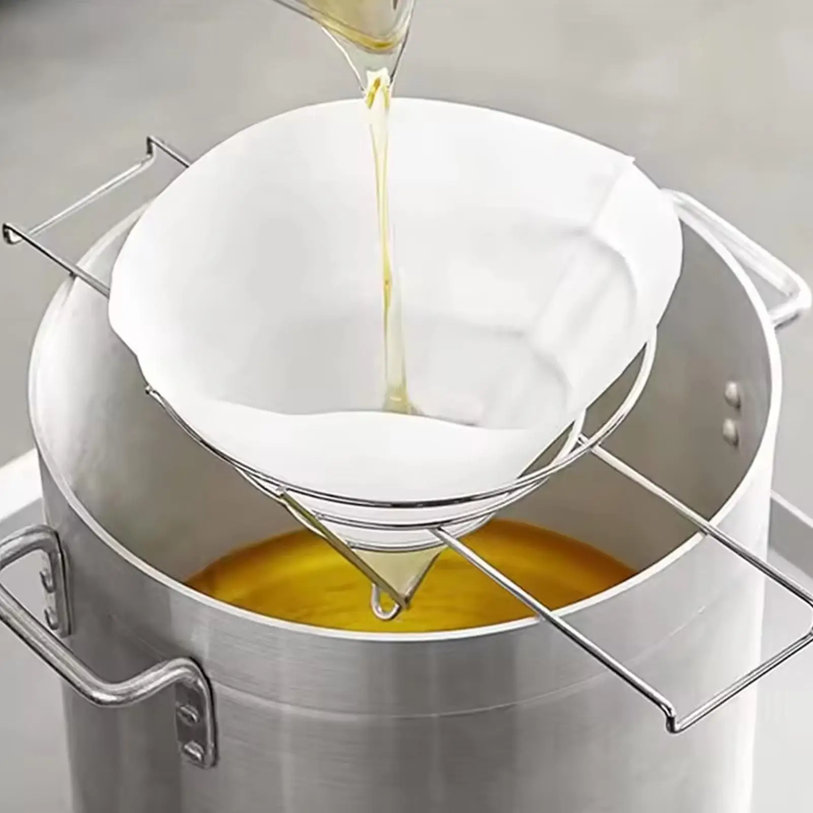 Home Fritteuse Ölkegel Filterhalter Ahornsirup Kegel Filterständer mit klappbaren Armen wiederverwendbares Siebgestell aus Edelstahl