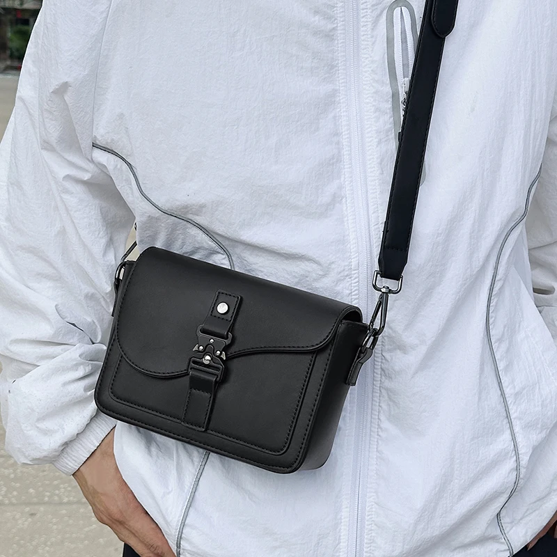 

Pu Envelope Small Square Bag for Men and Women, Simple and Versatile Shoulder Crossbody Bag