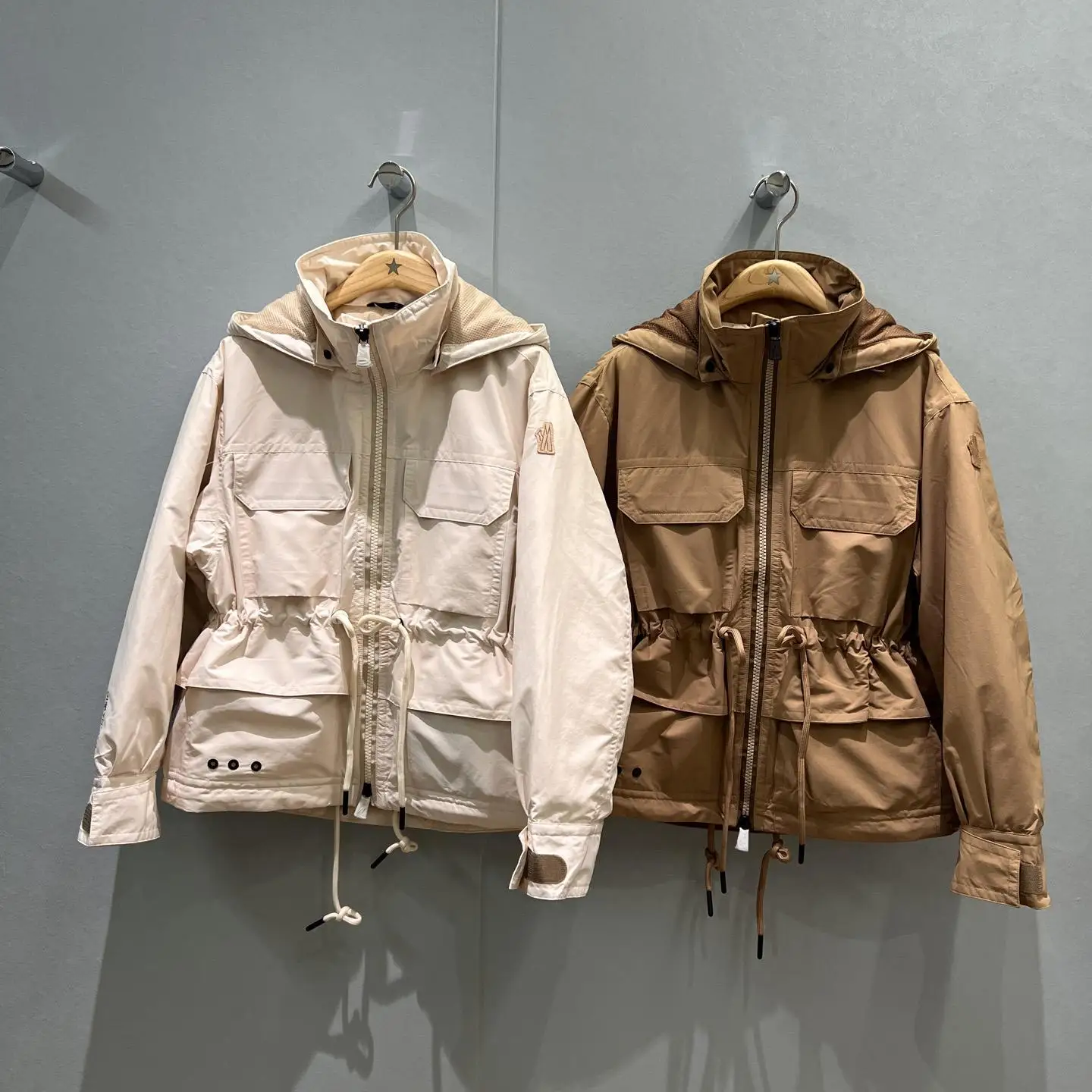 

Осень 2024, новая куртка-пуховик с карманом и эластичной резинкой на талии, с капюшоном и воротником-стойкой