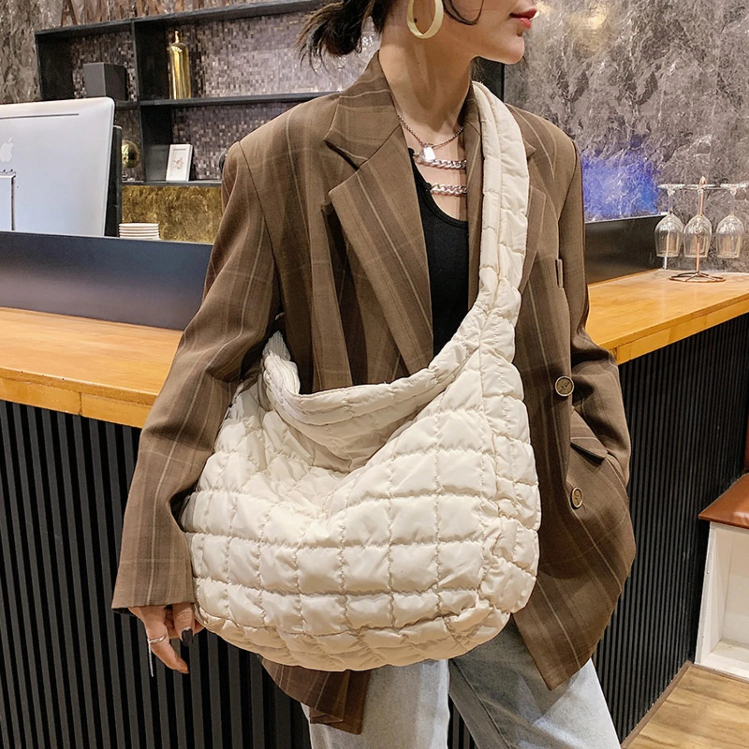 

Ruched Puffer Crossbody Bag - Lightweight, Durable Nylon Hobo Style - Versatile Shoulder Bag
