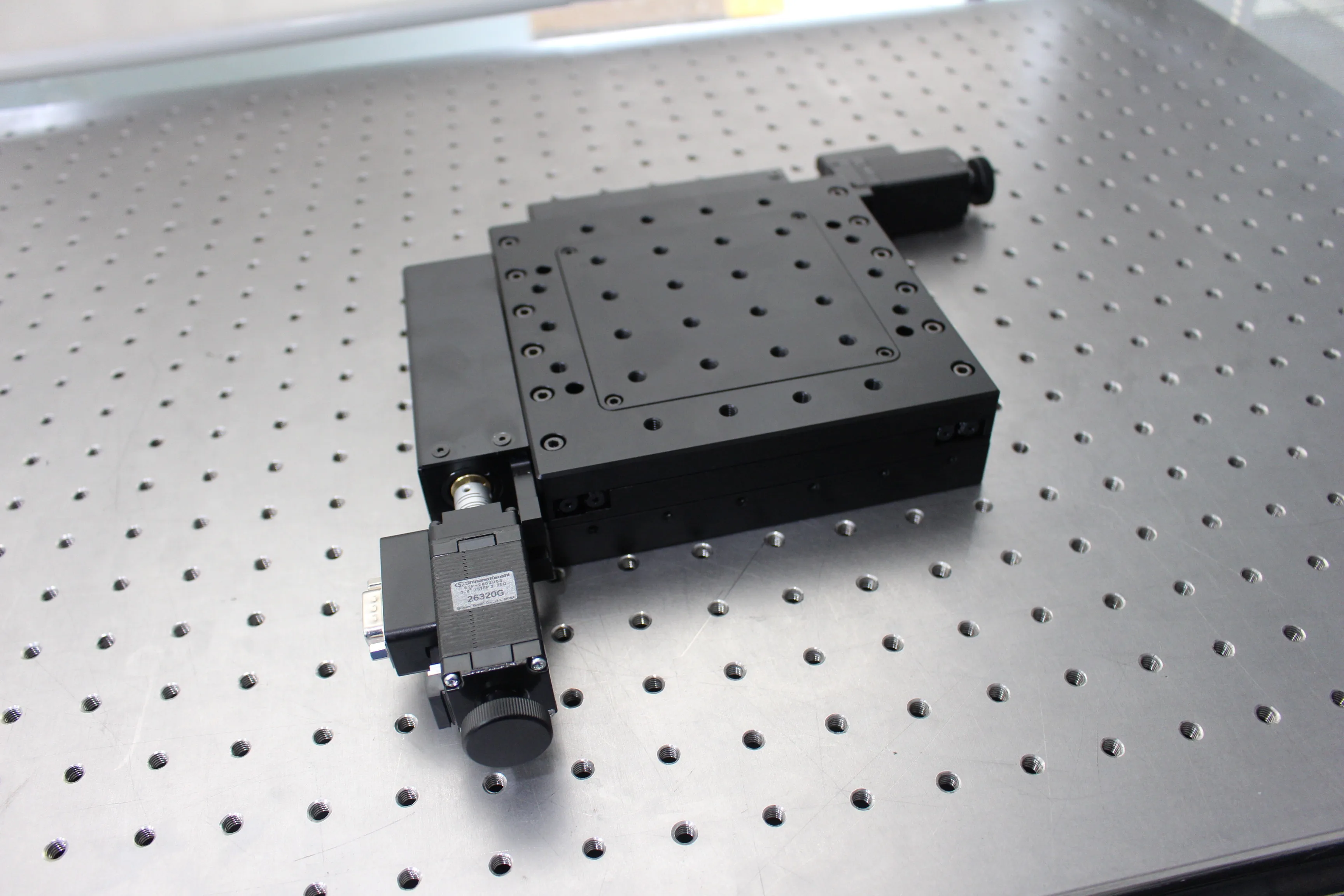 EW502-50 Motorized Translation XY Combination Table Positioning Motion Platform Travel Range 155*155mm Load Capacity 10kg