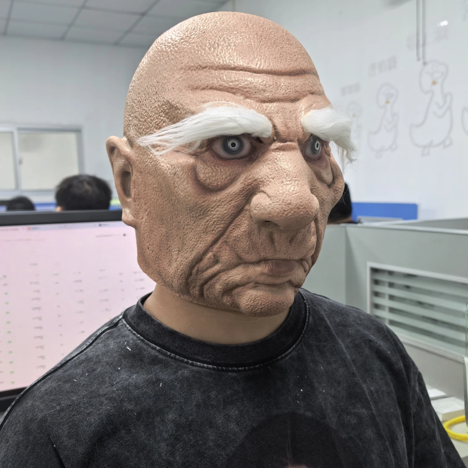 Máscara de hombre mayor de goma realista con ceja blanca, accesorio de cabeza completa enojada para disfraz de fiesta de Halloween