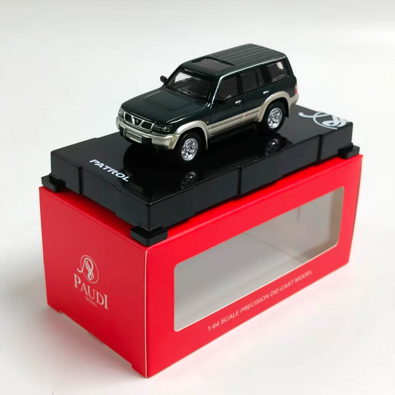 Diecast 1:64 Scale 1998 Y61 Patrol Retro Alloy Car Model