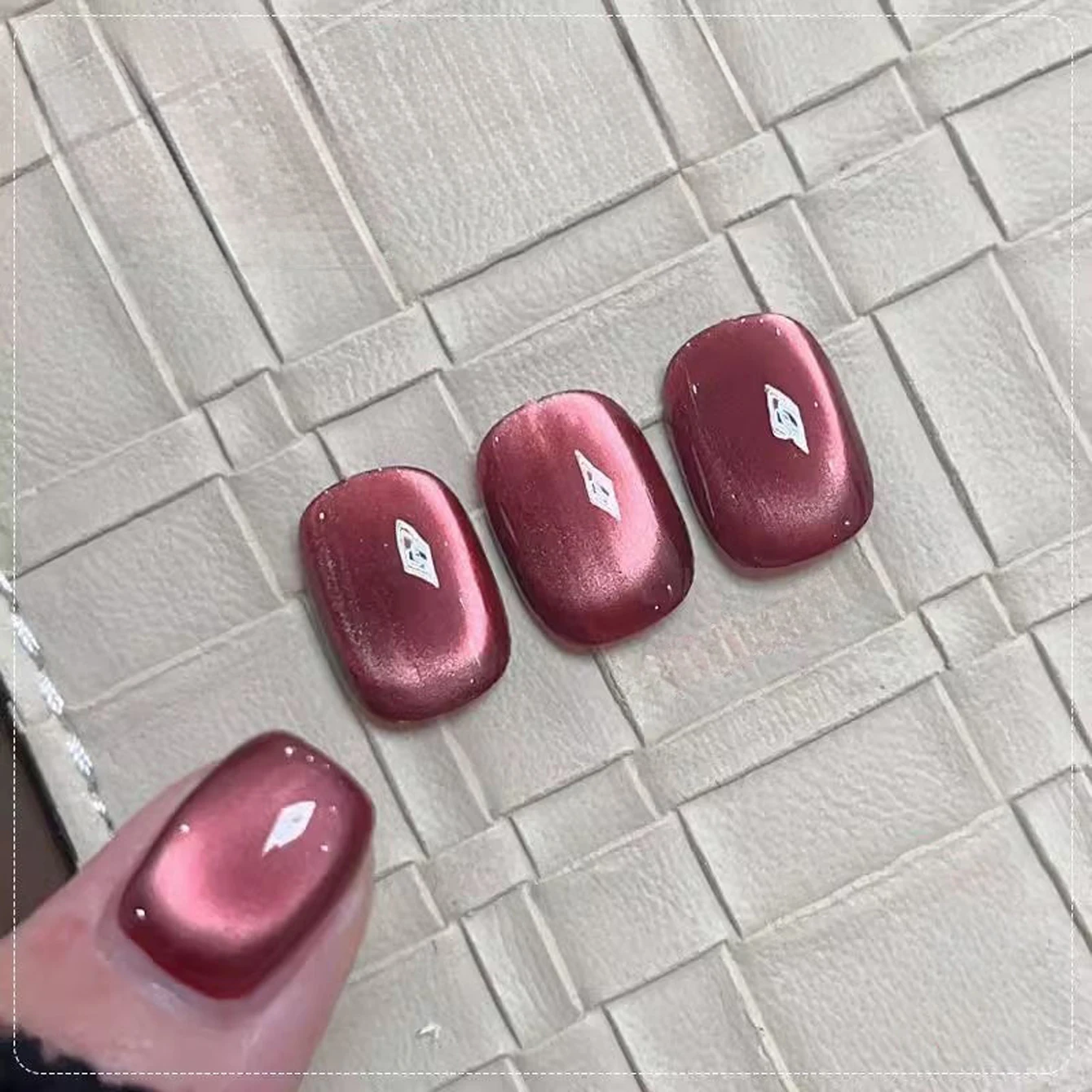 10 مللي 1 قطعة 2025 جديد الأحمر الأظافر تبييض الزجاج حبة القط العين المغناطيس هلام مسمار البولندية عيد الميلاد الأظافر UV ضوء الأظافر مسمار الاشياء #6