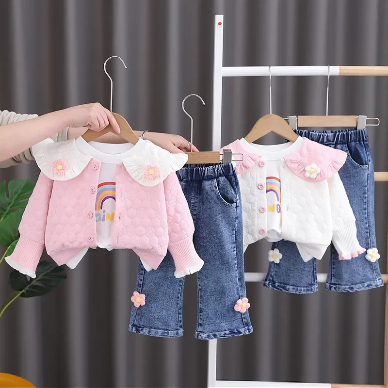 

2024 Korea Spring Toddler Girl 3PCS Clothes Set Flower Falbala Coat Printed Rainbow Sweatshirt Jeans Pants Suit Baby Girl Outfit