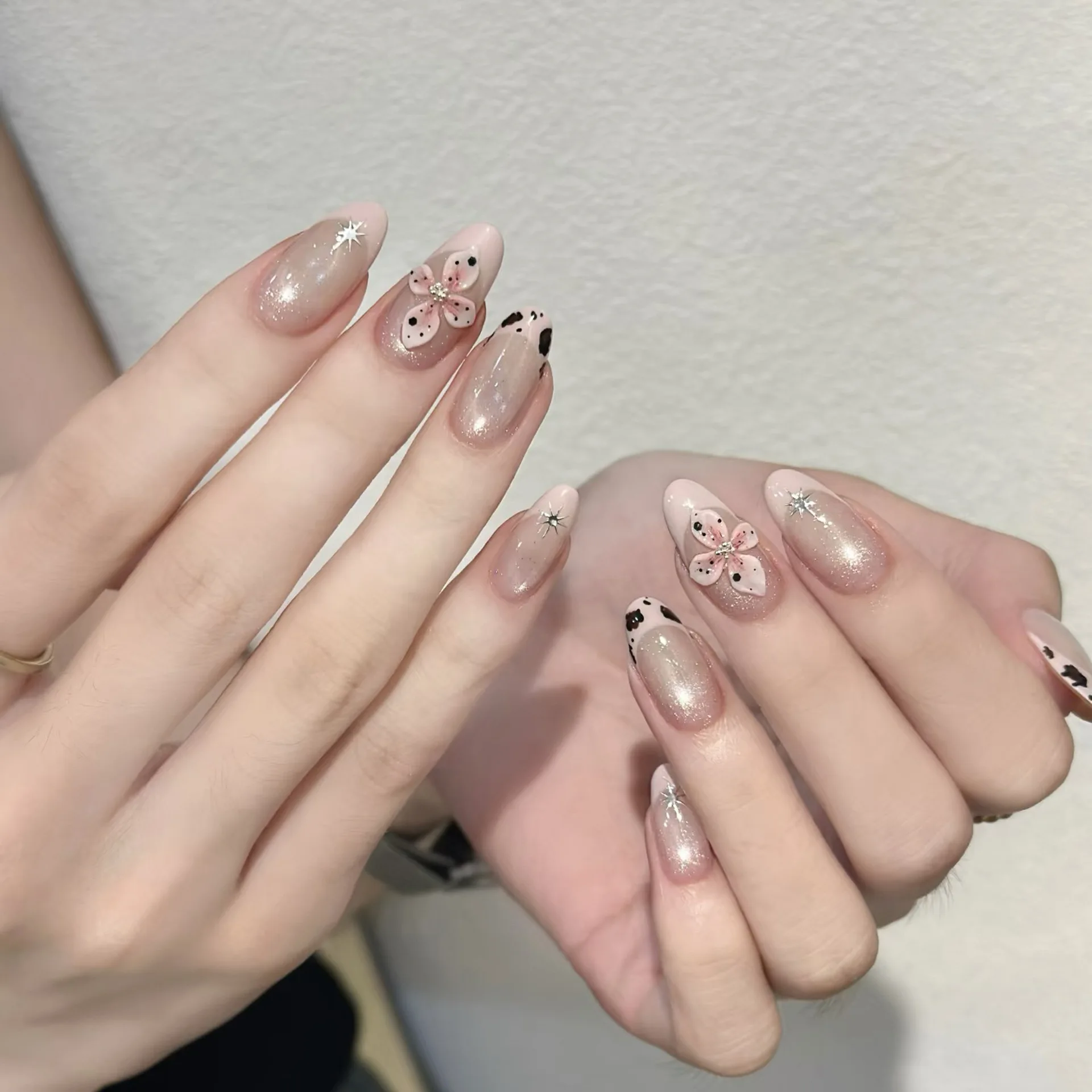 

10Pcs Handmade Press on Nails Shiny Cat Eye Pale Pink French Cow Print 3D Carving Flower Design Fake Nails for Girl Wearable Tip