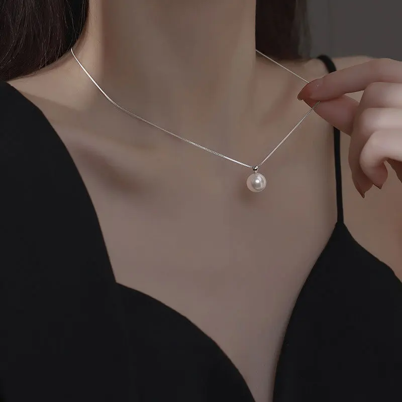 2024 Fresh Geometric Round Pendant Necklace for Women • Silver-Plated Copper Box Chain • Minimalist Clavicle Jewelry • Light Lux - view 3