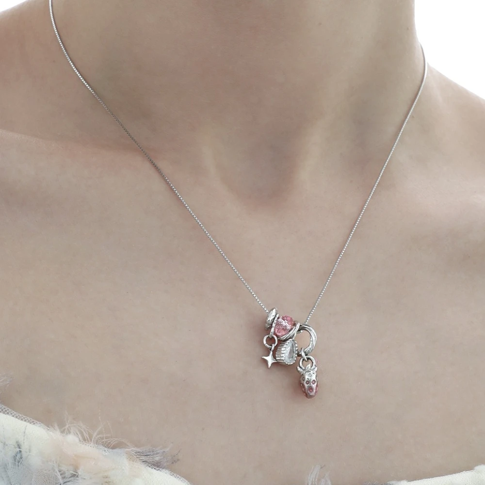 

S925 Sterling Silver Sweet Strawberry Pendant Necklace Texture Women's Fashion Jewelry Original Design Necklaces Wholesale Ins