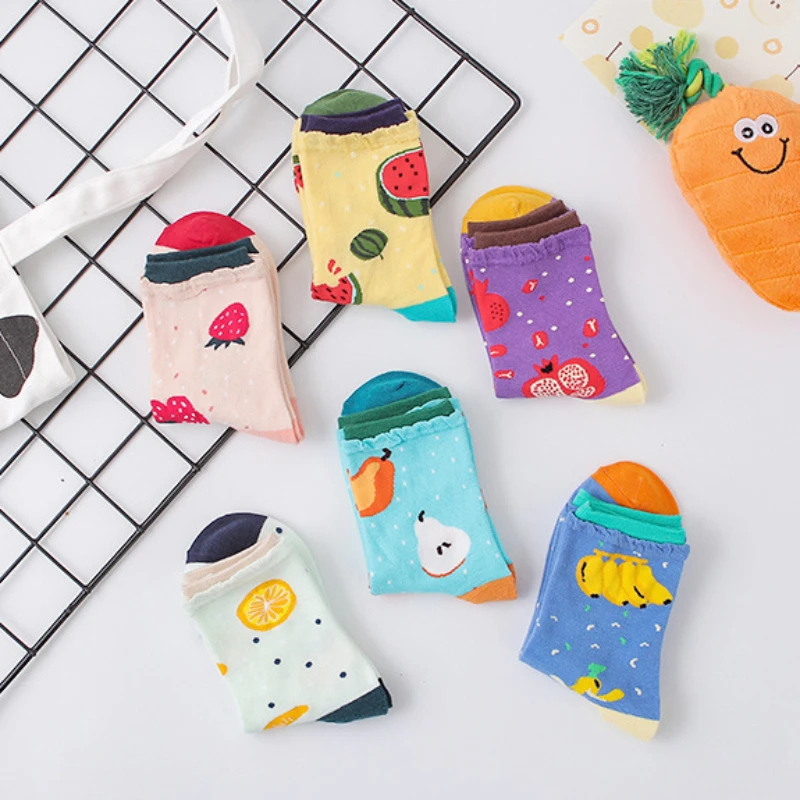 Neue Cartoon Frucht Banane Erdbeere Frauen süße und lässige mittellange Socken Großhandel Bubble Rib trend ige Socken