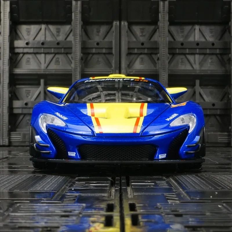 1:22 McLaren P1 GTR versión de pista modelo de coche de aleación puertas acústicas hacia atrás pueden abrir regalos para niños detalles ricos