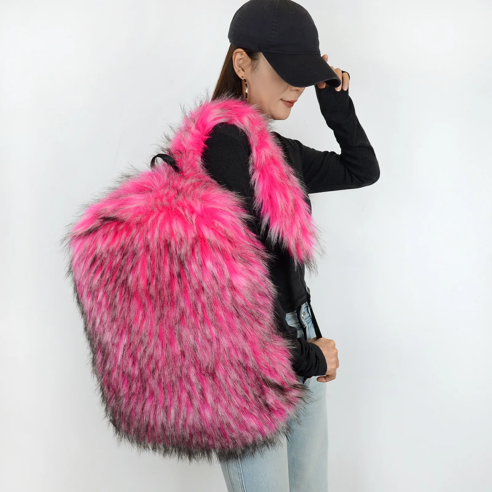 Neuer Kunstfell-Rucksack mit großem Fassungsvermögen, Unisex, Herbst-Winter-Reisetasche, Plüsch-Umhängetasche, supergroßer Rucksack aus weichem Stoff, Unisex – Detail 8