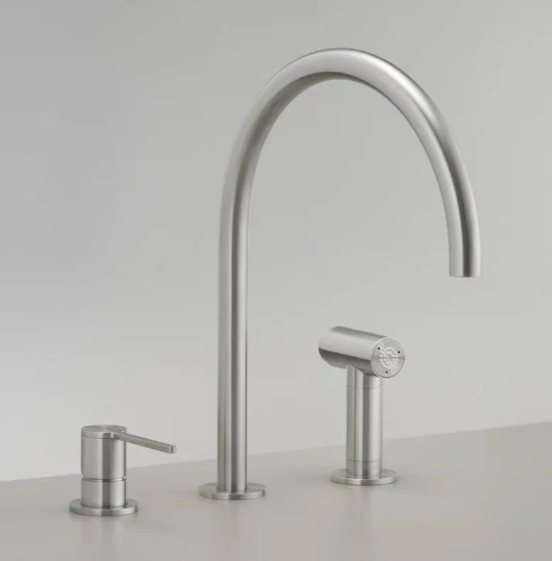 Brushed silver, brushed nickel, pull kitchen faucet, island faucet, western kitchen faucet