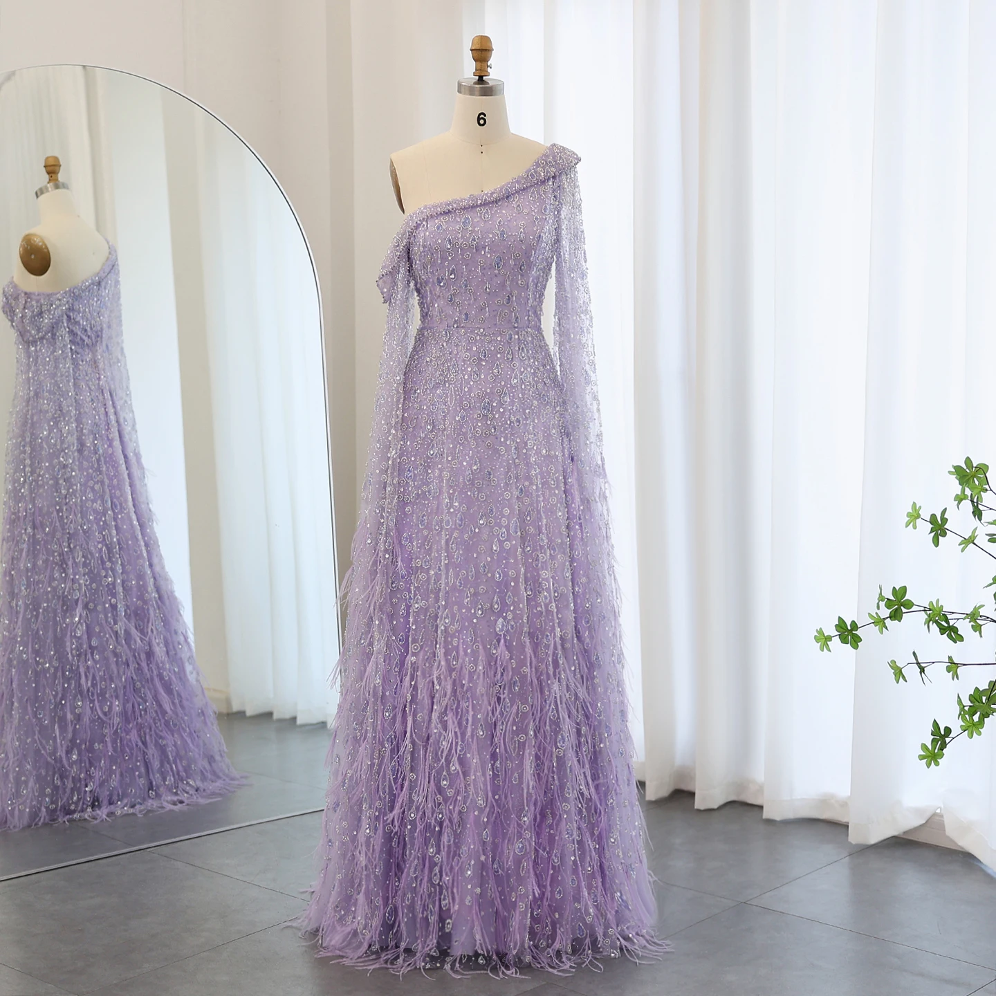 Sharon Said Luxuriöses Federkleid mit einer Schulter und Cape-Ärmeln in Roségold und Flieder für Hochzeitsfeiern, Modell SS438, Maßanfertigung – Detail 20