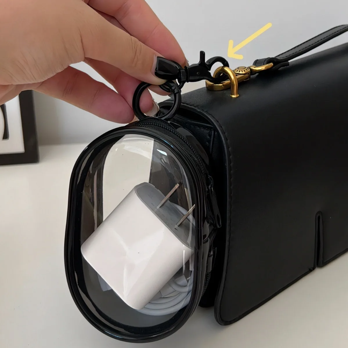 Borse per cosmetici trasparenti in PVC bianco nero Borsa per trucco Organizzatore di gioielli Cavo dati portatile Auricolari Caricatore per monete