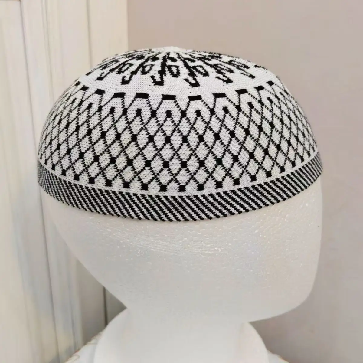 شحن مجاني قبعات مسلمة للرجال Colthing الكروشيه متماسكة قبعة تركيا الكوفي الإسلامي الكيباه اليهودية عمامة الأبيض القطن شبكة 0791