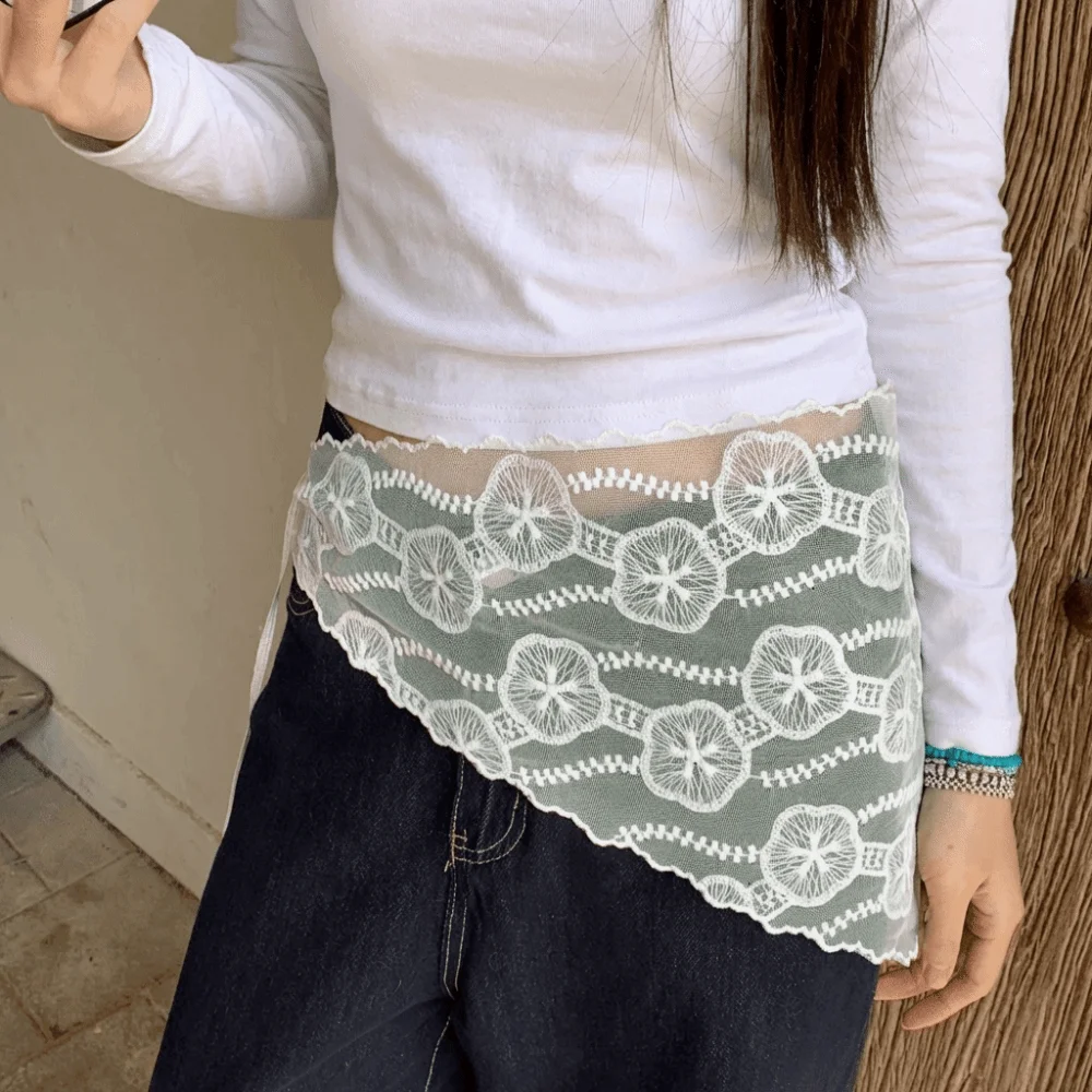 

White Lace Triangle Belt Layered Design Elegant Korean Lace Apron Slimming Cut Triangular Shape Belted Overlap Scarf Photography