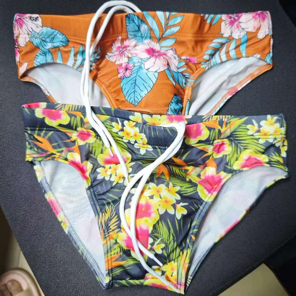 .Flower Men's Swimming Trunks Triangle Printed Trunks European and American Low Waist Cup Trunks Hot Spring Beach Swimming BS405